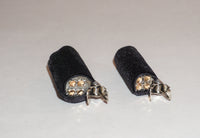 Avizodi hair stretching tools to reduce hair shrinkage and stretch natural 4c hair without using heat. Avizodi hair weights include hair beads, clips and bands to stretch natural black hair.