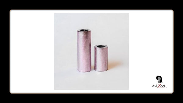 Avizodi hair stretching tools to reduce hair shrinkage and stretch natural 4c hair without using heat. Avizodi hair weights include hair beads, clips and bands to stretch natural black hair.