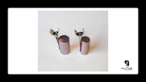 Avizodi hair stretching tools to reduce hair shrinkage and stretch natural 4c hair without using heat. Avizodi hair weights include hair beads, clips and bands to stretch natural black hair.